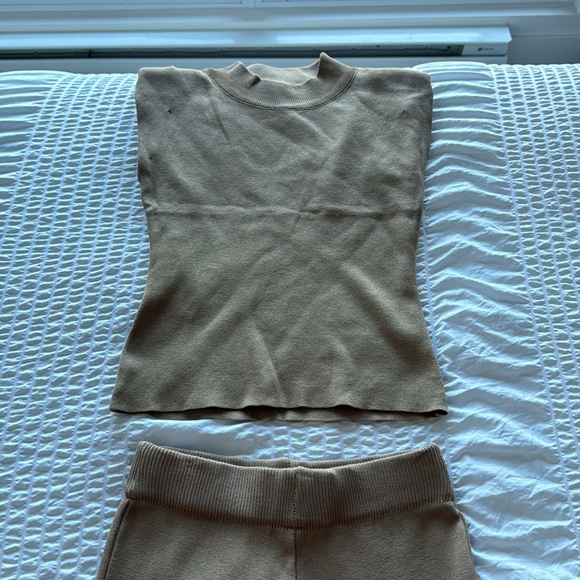 Very cute lounge set - Picture 3 of 3